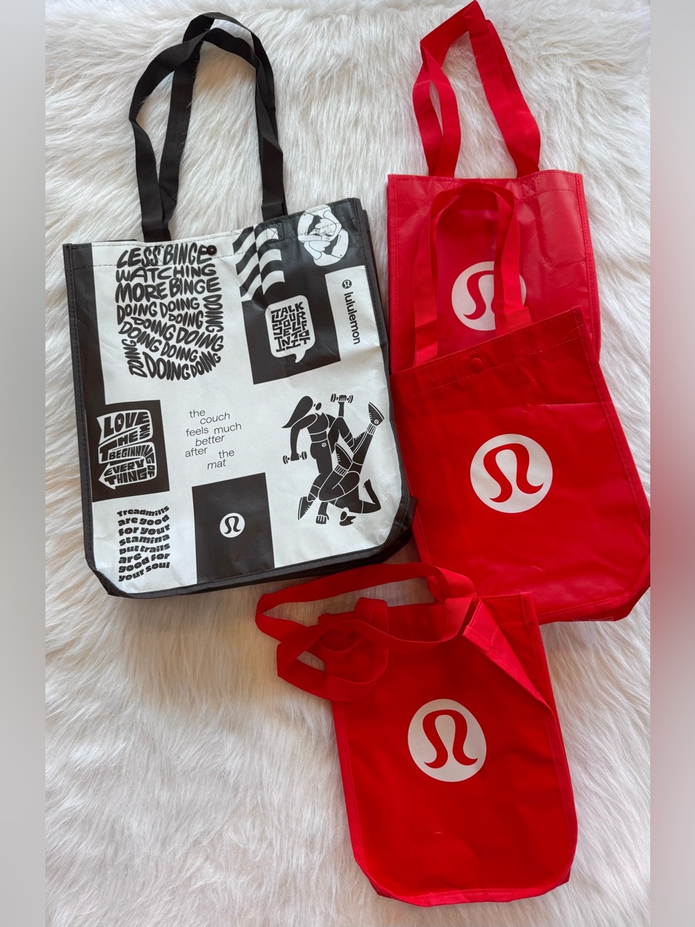NWOT Bundle of 4 Lululemon Reusable Tote Bags 💖